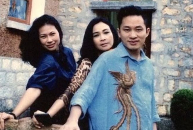 Tùng Dương và vợ quen biết nhau thông qua sự giới thiệu của ca sĩ Thanh Lam.